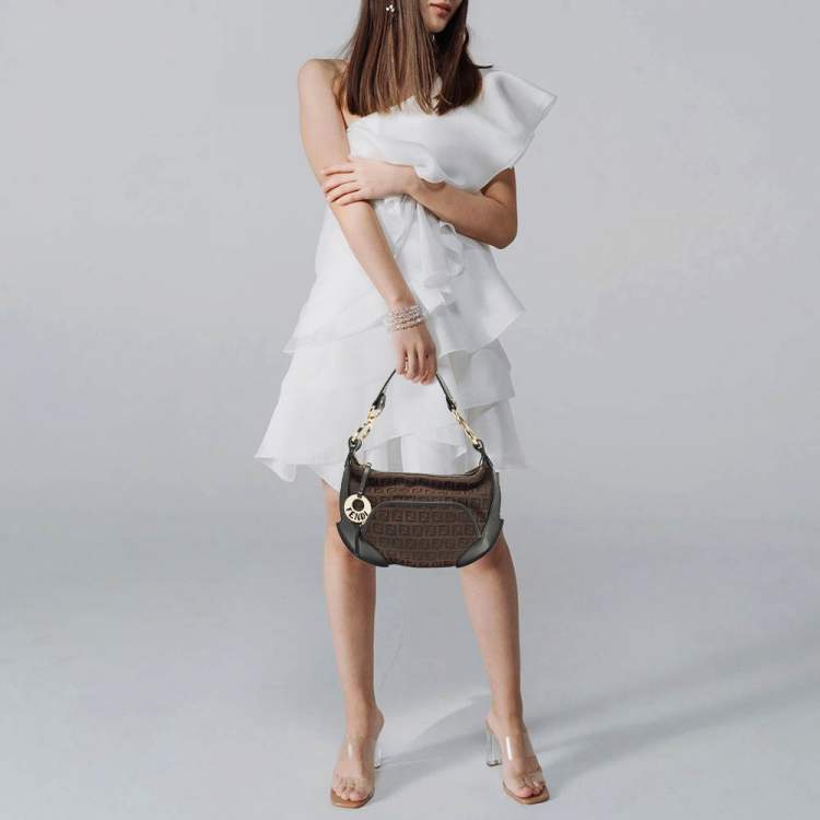 مملوكة مسبقًا Fendi Pocket Chef Black/Brown Zucchino Fabric and Leather Hobo
