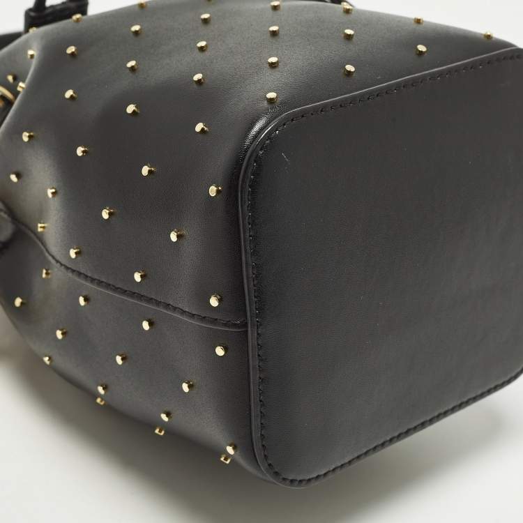 مملوكة مسبقًا Fendi Mon Tresor Mini Black Leather Studded Bucket Bag