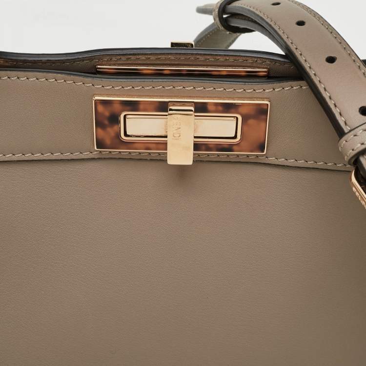 Pre Owned Fendi Peekaboo Iseeu Medium Beige Leather Top Handle Bag
