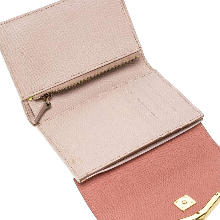 مملوكة مسبقًا Fendi White/Peach Leather Small 2Jours Wallet