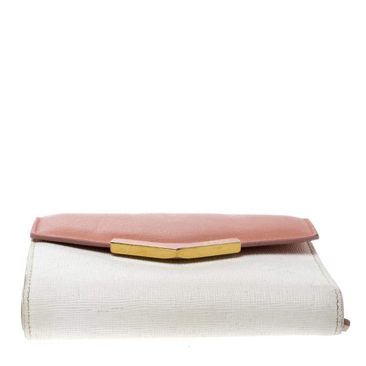 مملوكة مسبقًا Fendi White/Peach Leather Small 2Jours Wallet
