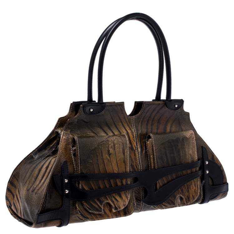 Pre Owned Fendi Olive Textured Leather Trapezio Shoulder Bag