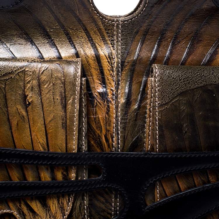 Pre Owned Fendi Olive Textured Leather Trapezio Shoulder Bag