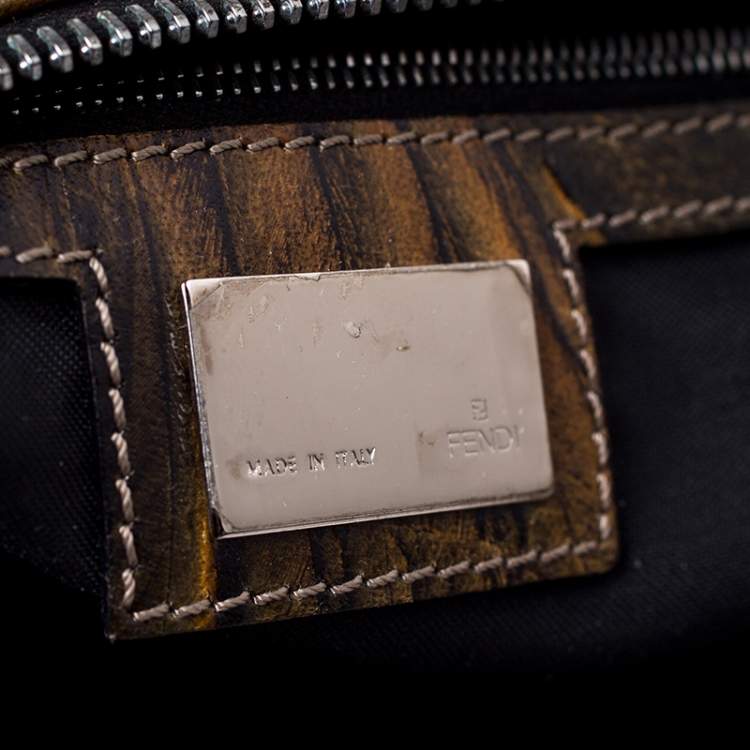 Pre Owned Fendi Olive Textured Leather Trapezio Shoulder Bag