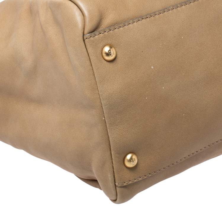 مملوكة مسبقًا Fendi Beige Leather Large Peekaboo Top Handle Bag