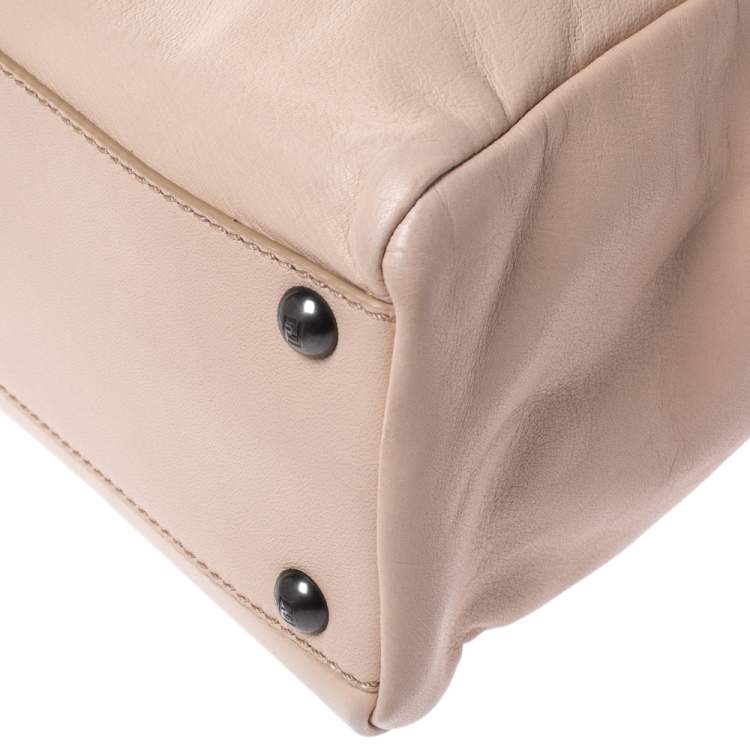 Pre Owned Fendi Nude Leather Medium Peekaboo Top Handle Bag