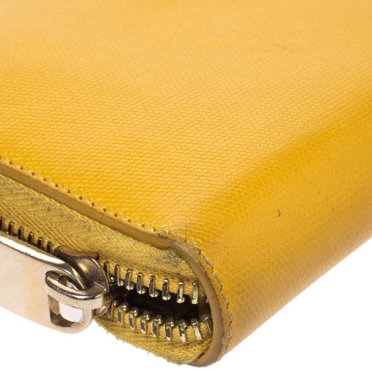 Pre Owned Fendi Yellow Leather Zip Around Wallet