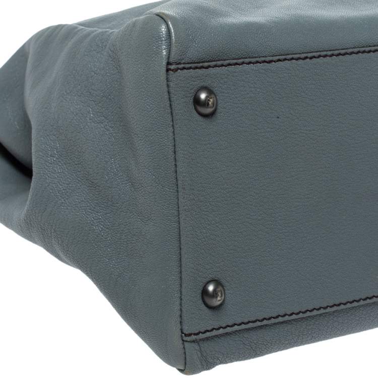 مملوكة مسبقًا Fendi Grey Leather Large Peekaboo Top Handle Bag