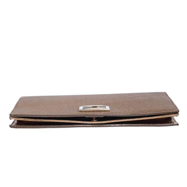 Pre Owned Fendi Gold Mesh Effect Leather FF Wallet On Chain