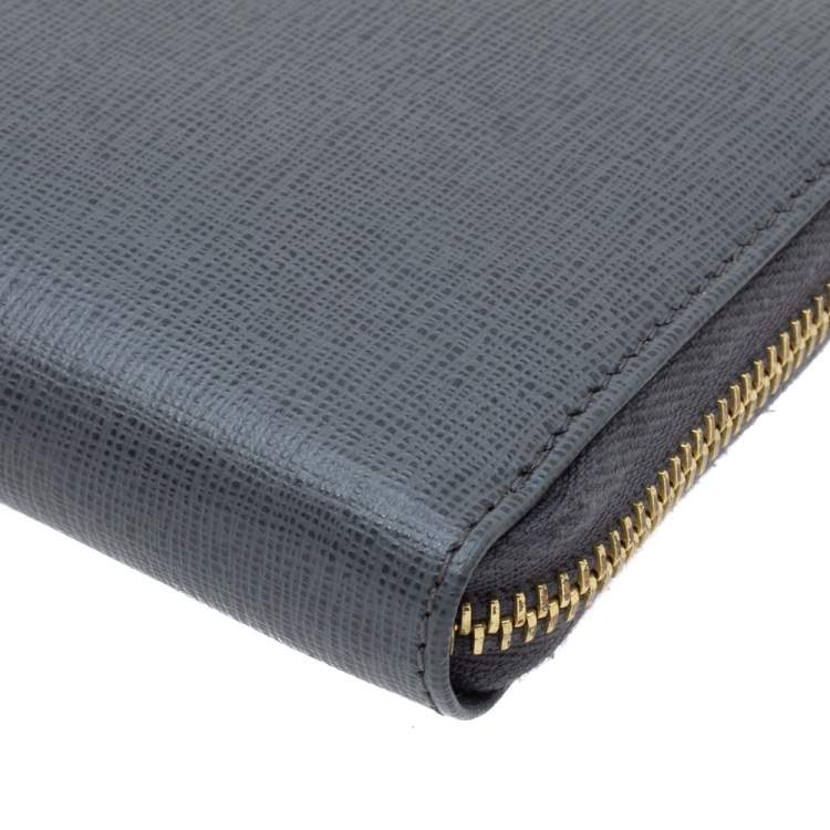 Pre Owned Fendi Grey Leather Zip Around Continental Wallet