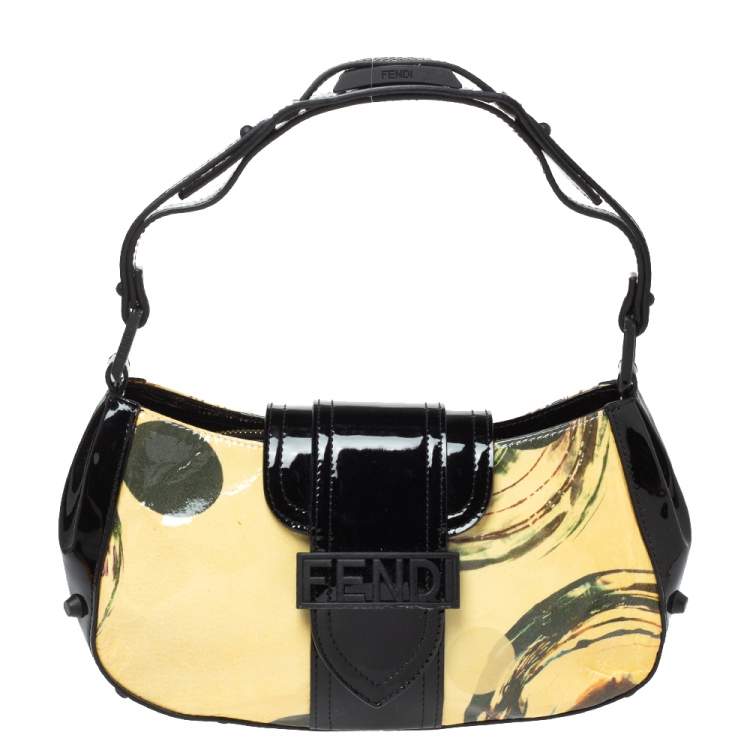 مملوكة مسبقًا Fendi Black/Beige Printed Patent Leather Baguette Bag