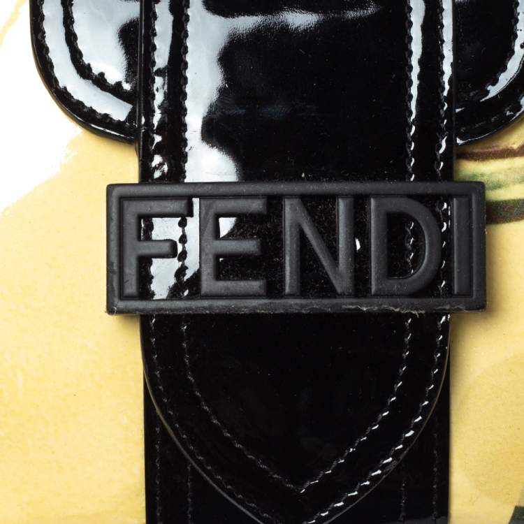 مملوكة مسبقًا Fendi Black/Beige Printed Patent Leather Baguette Bag