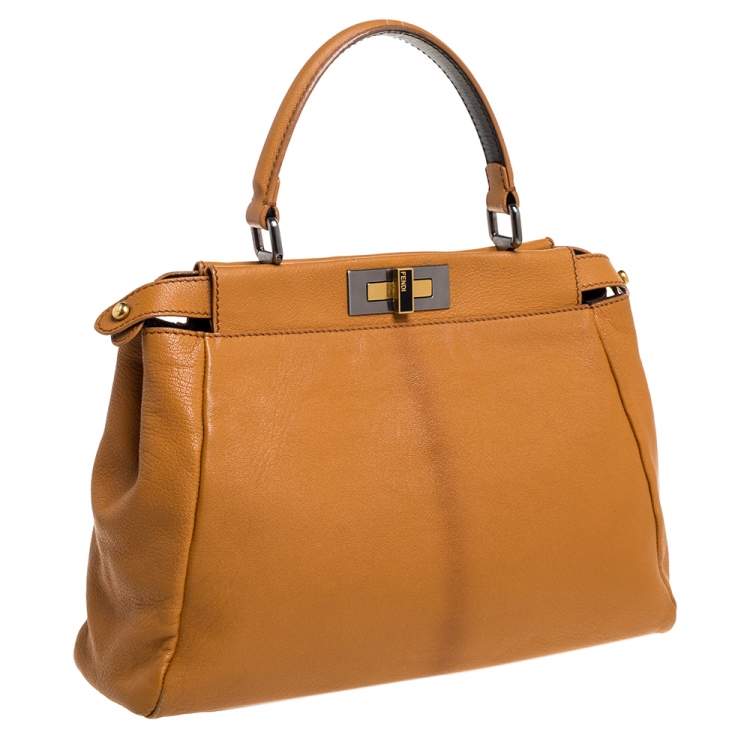 مملوكة مسبقًا Fendi Tan Leather Medium Peekaboo Top Handle Bag