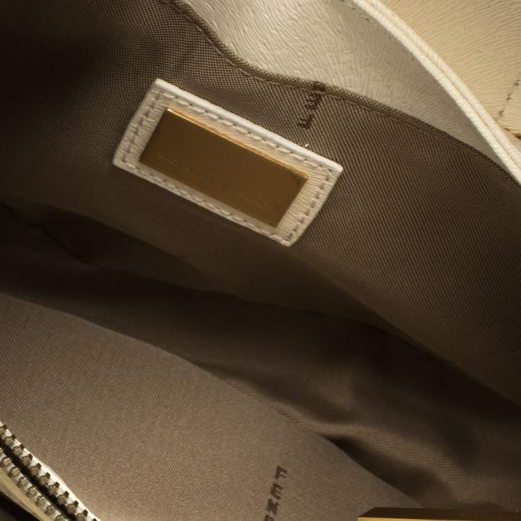 Pre Owned Fendi White Leather Baguette Bag