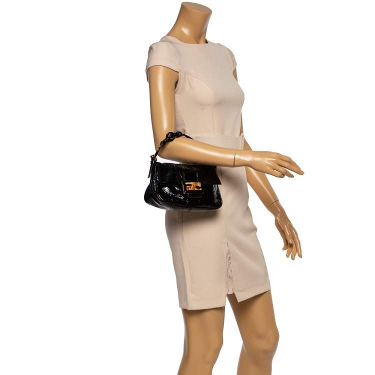 Pre Owned Fendi Black Patent Leather Baguette Shoulder Bag