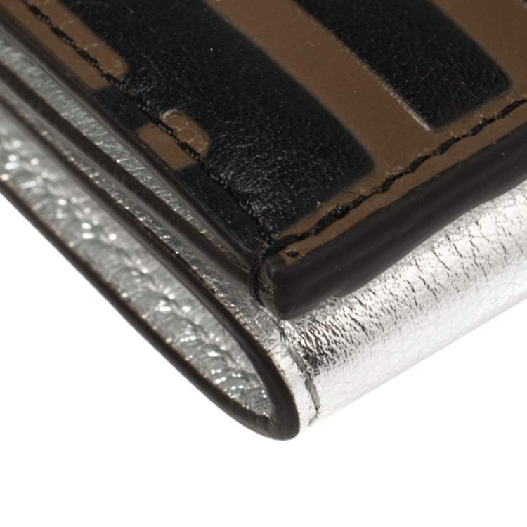 مملوكة مسبقًا Fendi Silver/Tobacco Zucca Leather Micro F Trifold Wallet