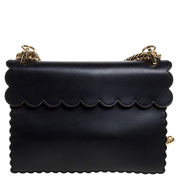 Pre Owned Fendi Black Leather Kan I Scalloped Crossbody Bag