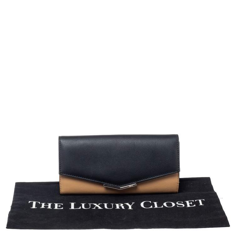 Pre Owned Fendi Beige/Black Leather Envelope Continental Wallet