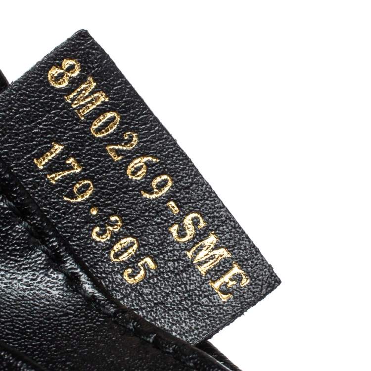 Pre Owned Fendi Black Leather By The Way Card Holder