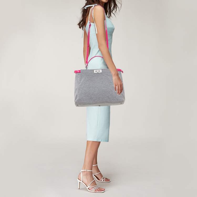 ハンドバッグ FENDI GREY LEATHER PEKABOO LARGE SOFT TOP HANDLE BAG Fendi Grey Leather Python Lined Large Peekaboo Top Handle