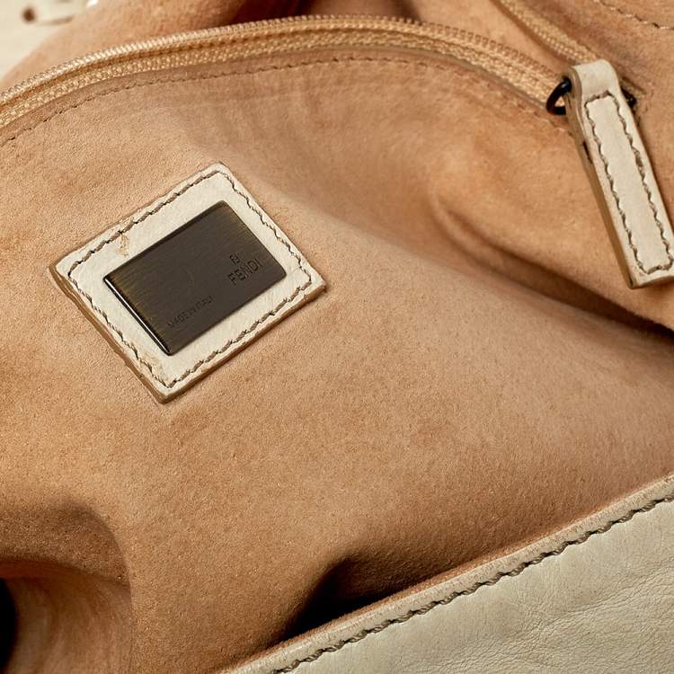 Pre Owned Fendi White Soft Leather Giant Baguette Whipstitch Shoulder Bag