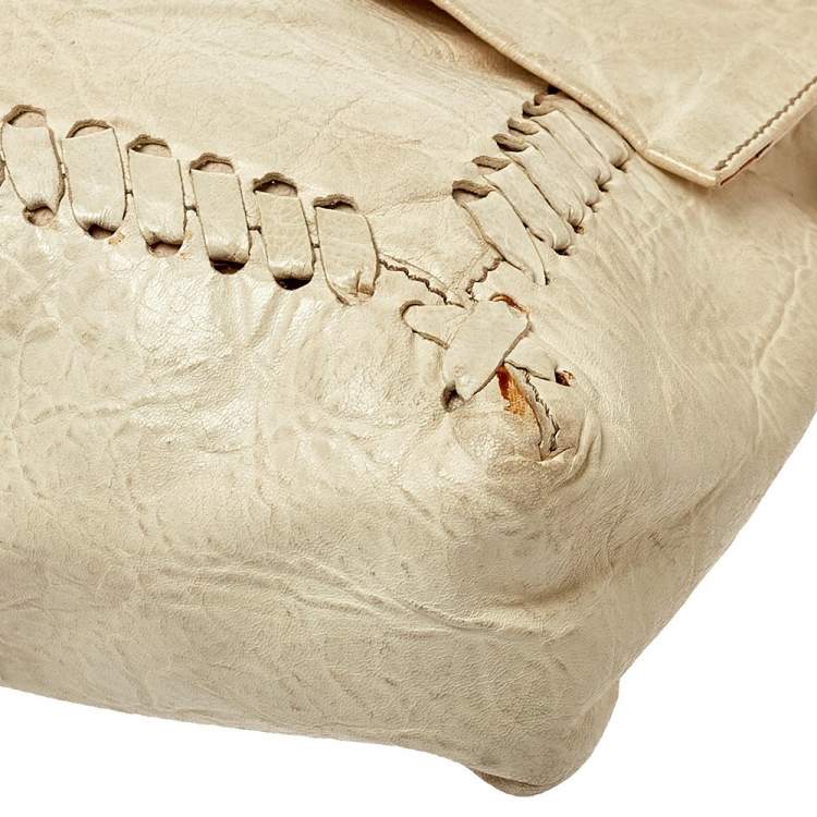 Pre Owned Fendi White Soft Leather Giant Baguette Whipstitch Shoulder Bag