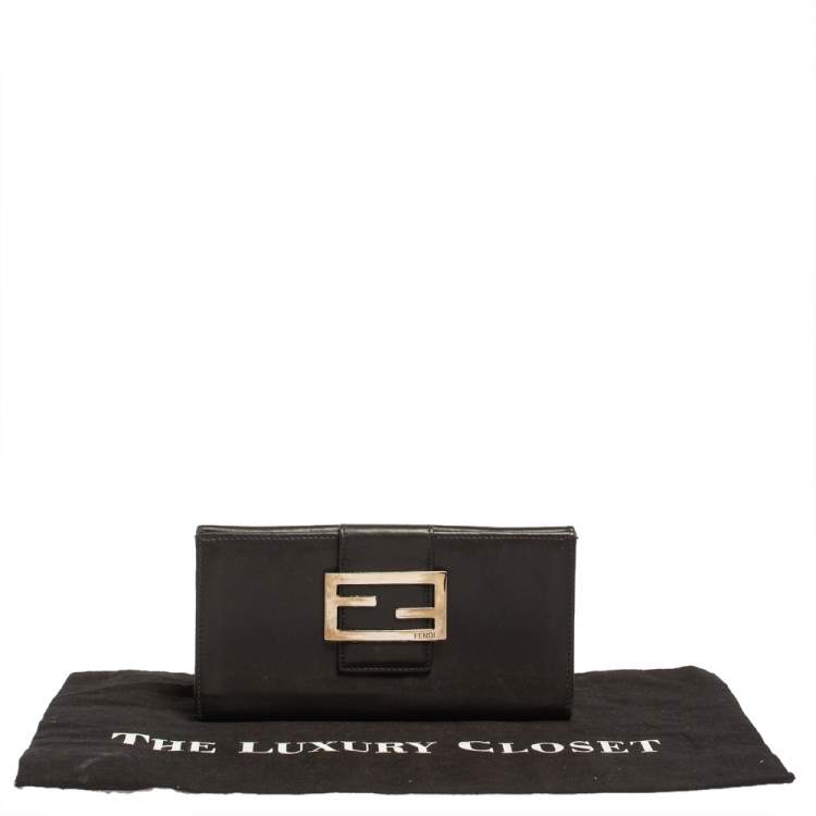 مملوكة مسبقًا Fendi Black Leather FF Flap Continental Wallet