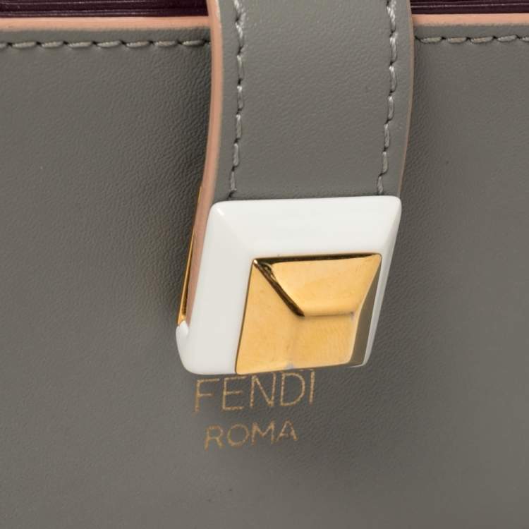 Pre Owned Fendi Grey Leather Accordion Card Case