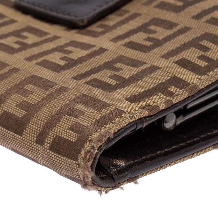 Pre Owned Fendi Beige/Tobacco Zucchino Canvas and Leather Kiss Lock Compact Wallet