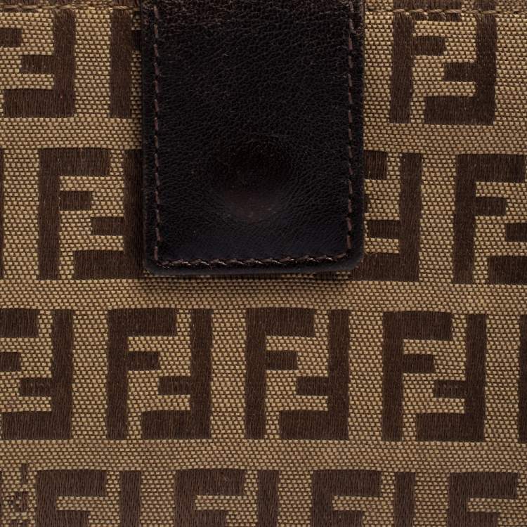 Pre Owned Fendi Beige/Tobacco Zucchino Canvas and Leather Kiss Lock Compact Wallet