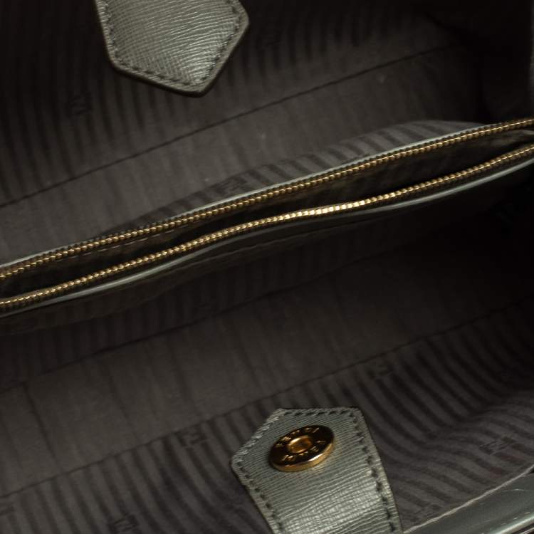 مملوكة مسبقًا Fendi Grey Leather Mini 2Jours Tote