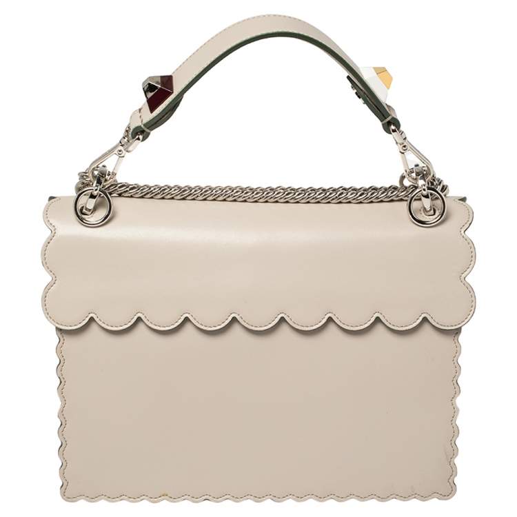 Pre Owned Fendi Ivory Leather Kan I Scalloped Top Handle Bag