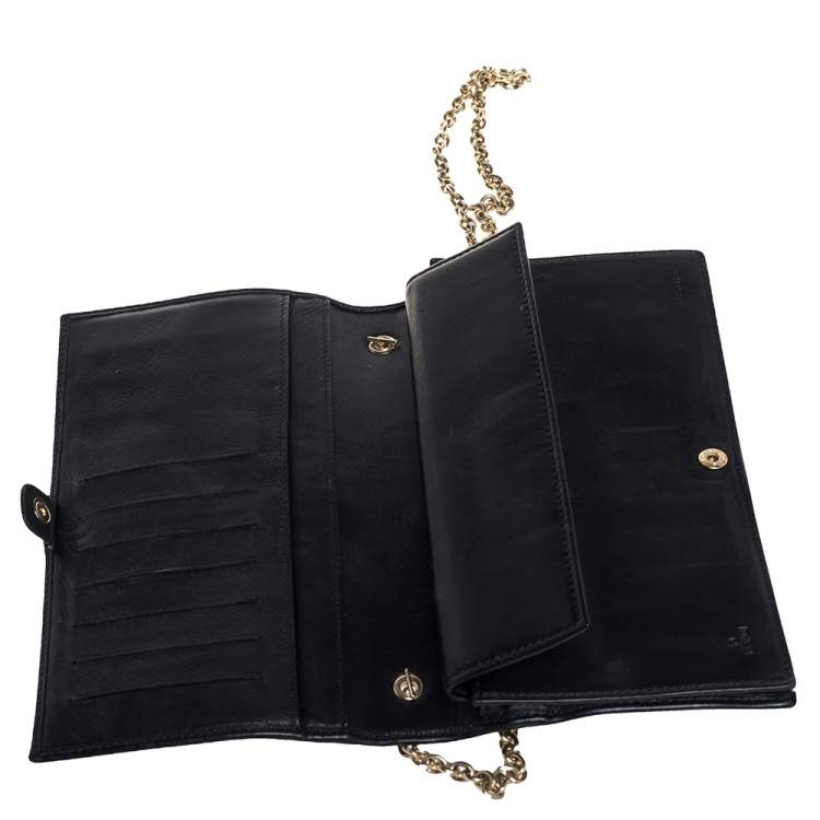 مملوكة مسبقًا Fendi Black Embossed Logo Leather Wallet on Chain