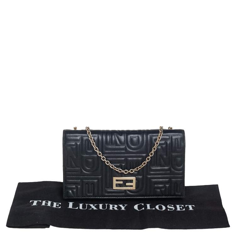 مملوكة مسبقًا Fendi Black Embossed Logo Leather Wallet on Chain