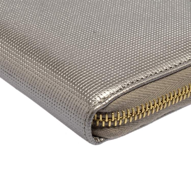 Pre Owned Fendi Metallic Silver Leather Zip Around Wallet