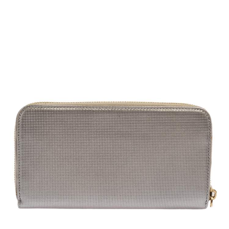 Pre Owned Fendi Metallic Silver Leather Zip Around Wallet