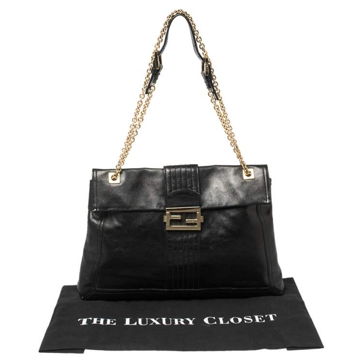 مملوكة مسبقًا Fendi Black Leather Maxi Baguette Flap Shoulder Bag