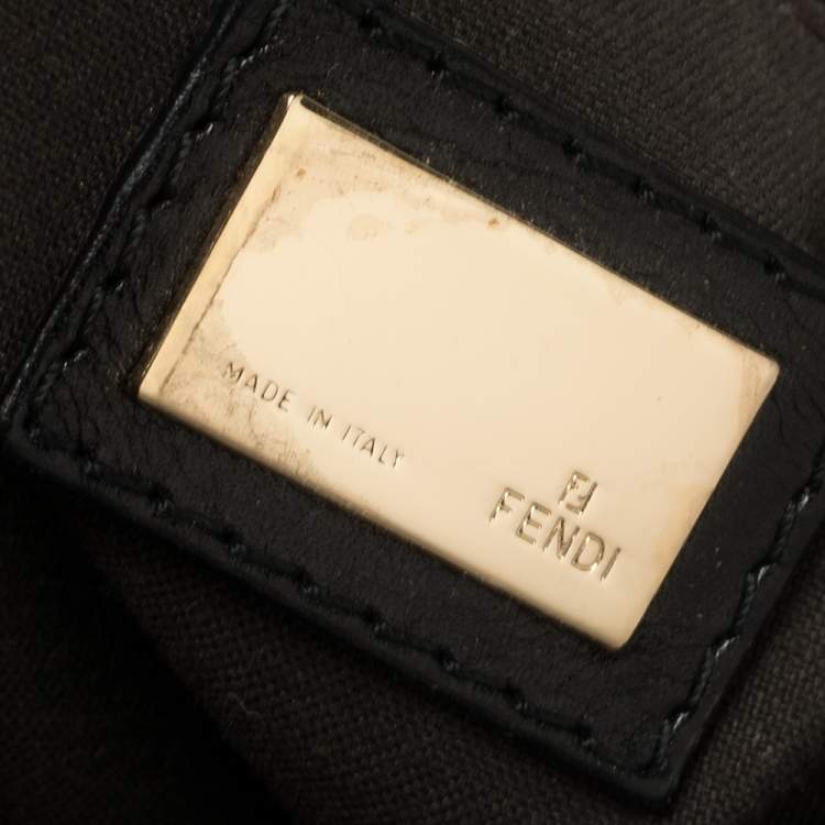 مملوكة مسبقًا Fendi Black Leather Maxi Baguette Flap Shoulder Bag