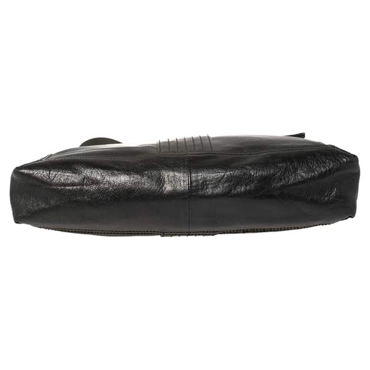 مملوكة مسبقًا Fendi Black Leather Maxi Baguette Flap Shoulder Bag