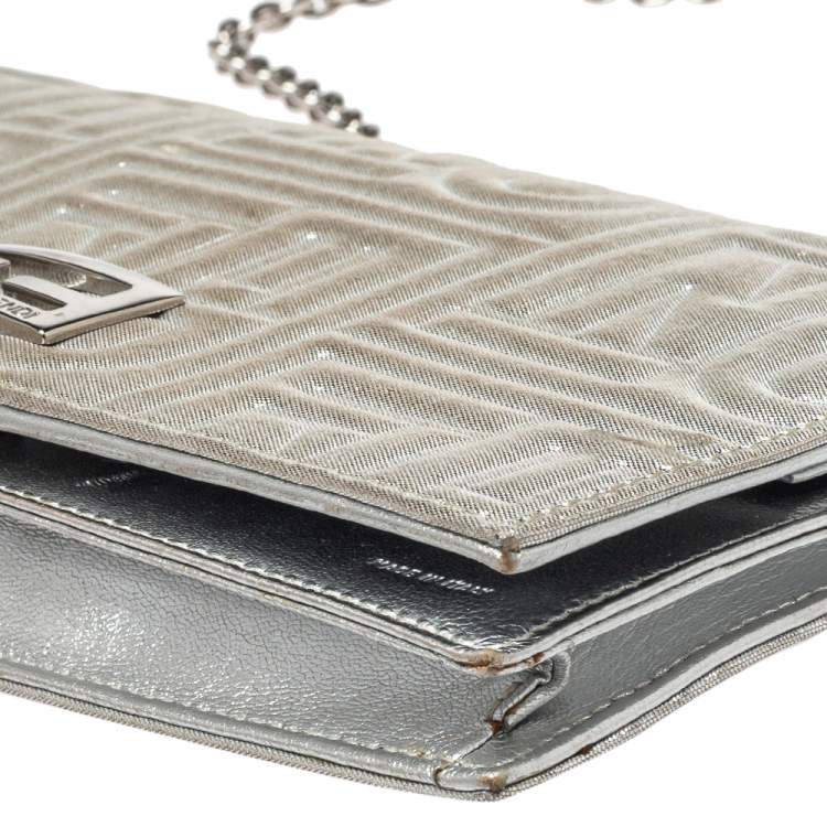 Pre Owned Fendi Metallic Silver Logo Embossed Leather Wallet On Chain 