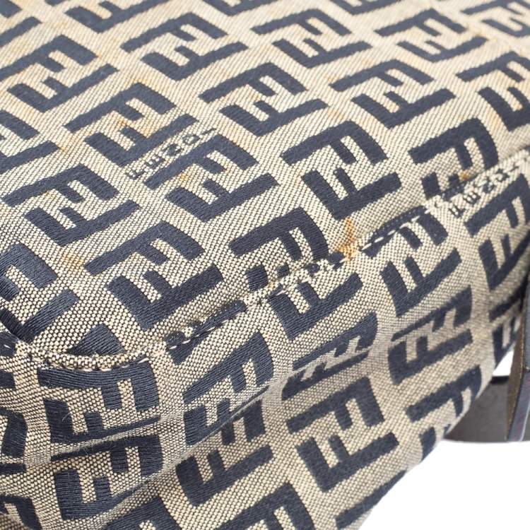 Pre Owned Fendi Navy Blue/Grey Zuchinno Canvas and Leather FF Zip Shoulder Bag