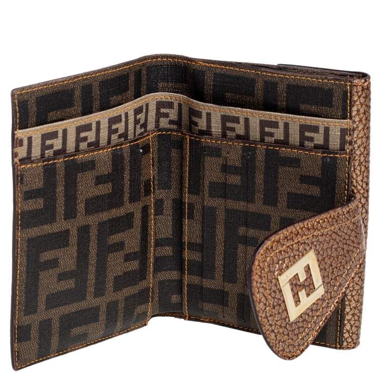 مملوكة مسبقًا Fendi Gold Textured Leather FF Logo Compact Wallet