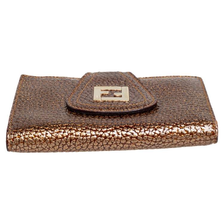 مملوكة مسبقًا Fendi Gold Textured Leather FF Logo Compact Wallet