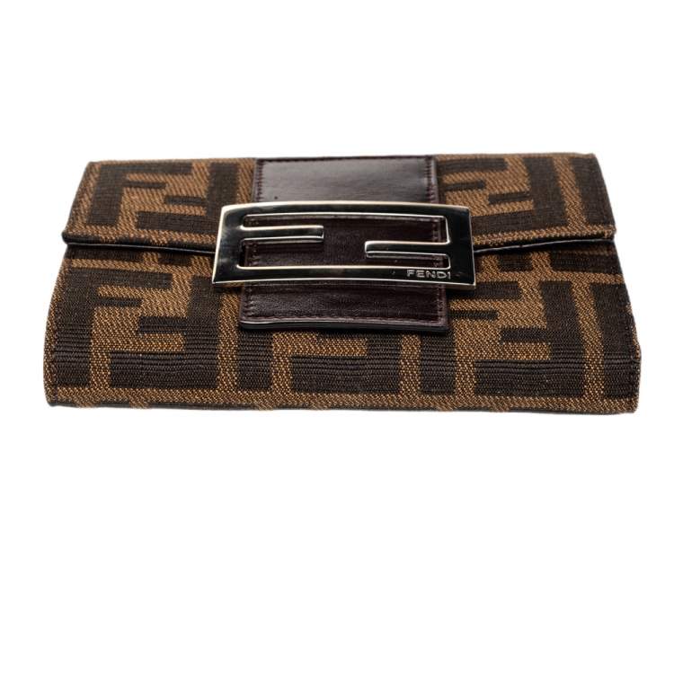 مملوكة مسبقًا Fendi Tobacco Zucca Canvas FF Flap Compact Wallet
