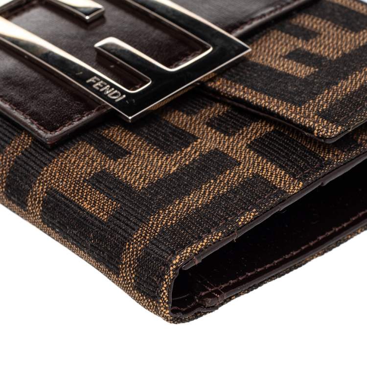 مملوكة مسبقًا Fendi Tobacco Zucca Canvas FF Flap Compact Wallet