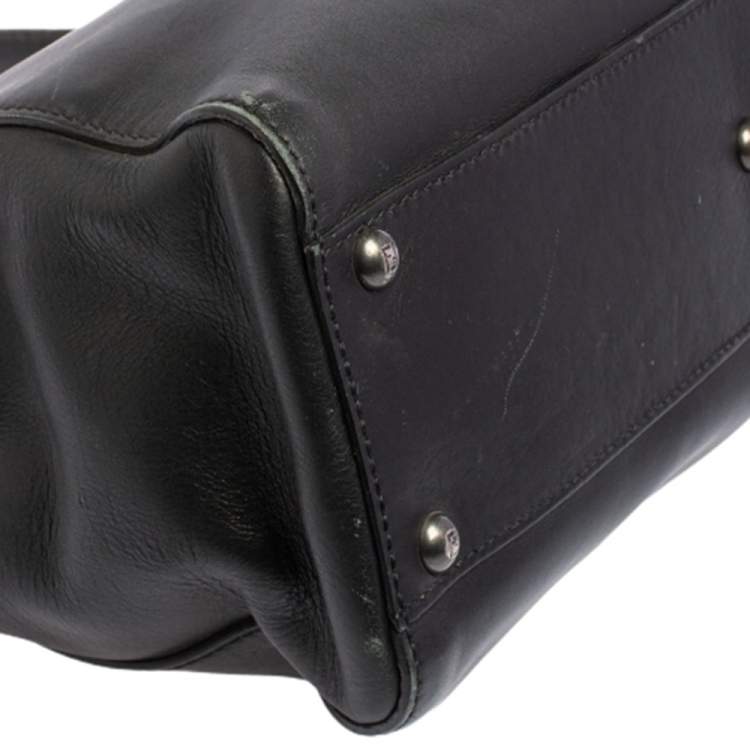 Pre Owned Fendi Black Leather Medium Peekaboo Top Handle Bag