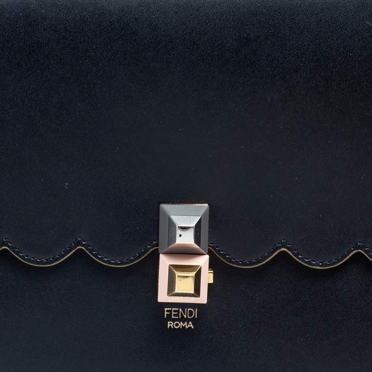 مملوكة مسبقًا Fendi Black Leather Kan I Scalloped Top Handle Bag