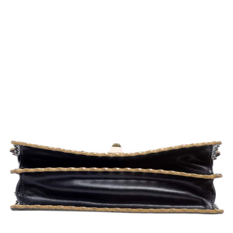 مملوكة مسبقًا Fendi Black Leather Kan I Scalloped Top Handle Bag