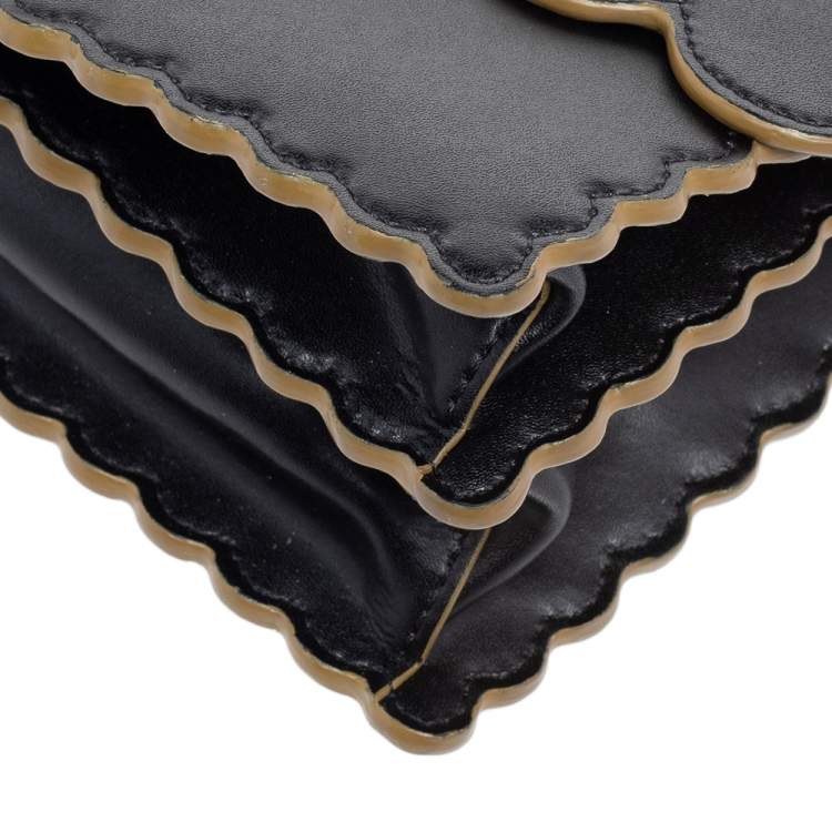 مملوكة مسبقًا Fendi Black Leather Kan I Scalloped Top Handle Bag