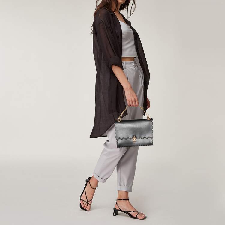 مملوكة مسبقًا Fendi Black Leather Kan I Scalloped Top Handle Bag